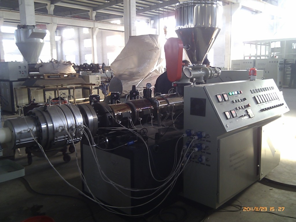 65 Conical Twin-screw Extruder.jpg
